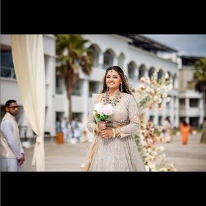 Elegant Cream Women's Dress